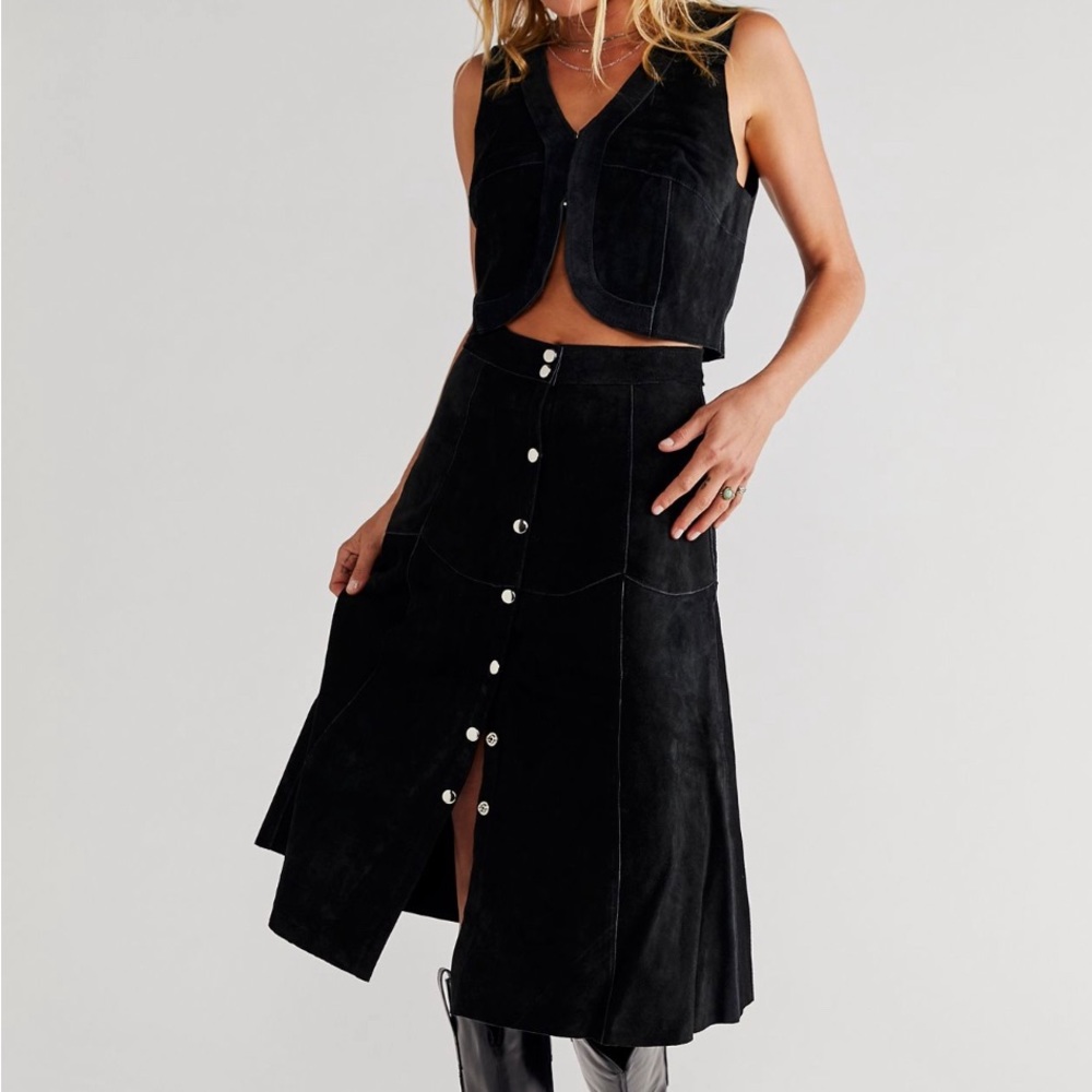 Free People NWT Understated Leather “The Betty” set. Size medium.